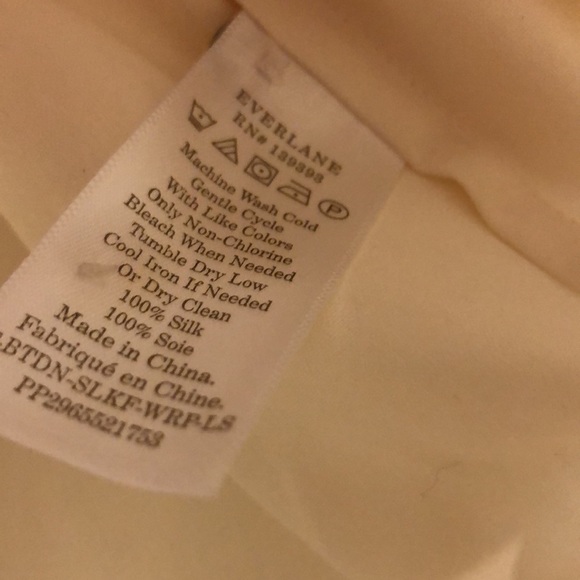 NWT Everlane 100% Washable Silk White Wrap Top 6 M - Picture 7 of 8